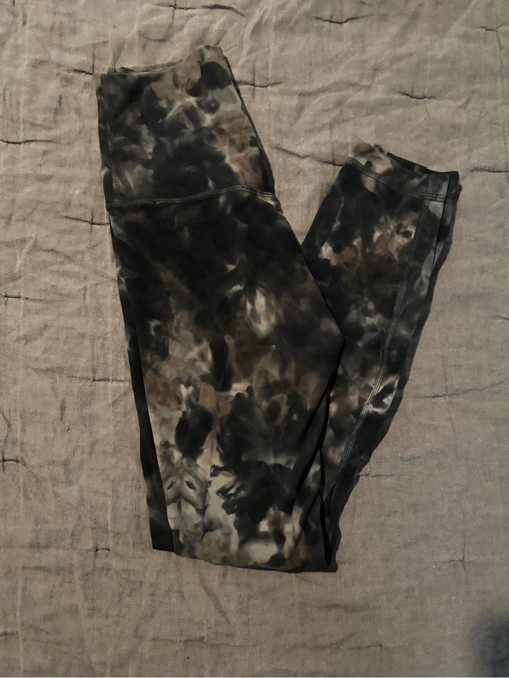 Lululemon Tie-Dye Black & Mauve Leggings